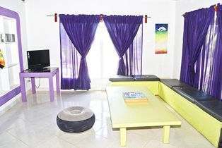 Nicki art surf hostel lounge Nicki art surf hostel lounge
